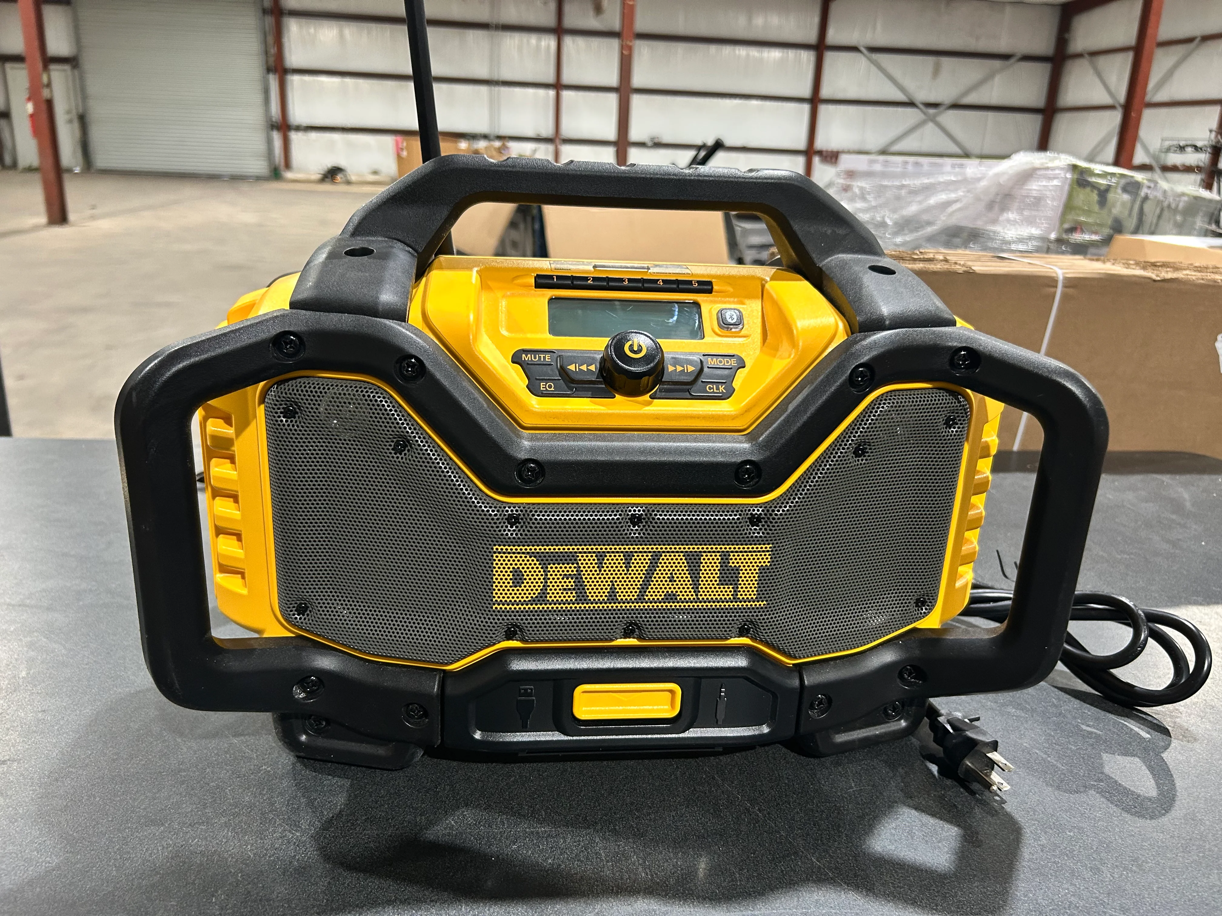 DEWALT 20-volt max Cordless Bluetooth Jobsite radio bluetooth adapter (used) - Image 2