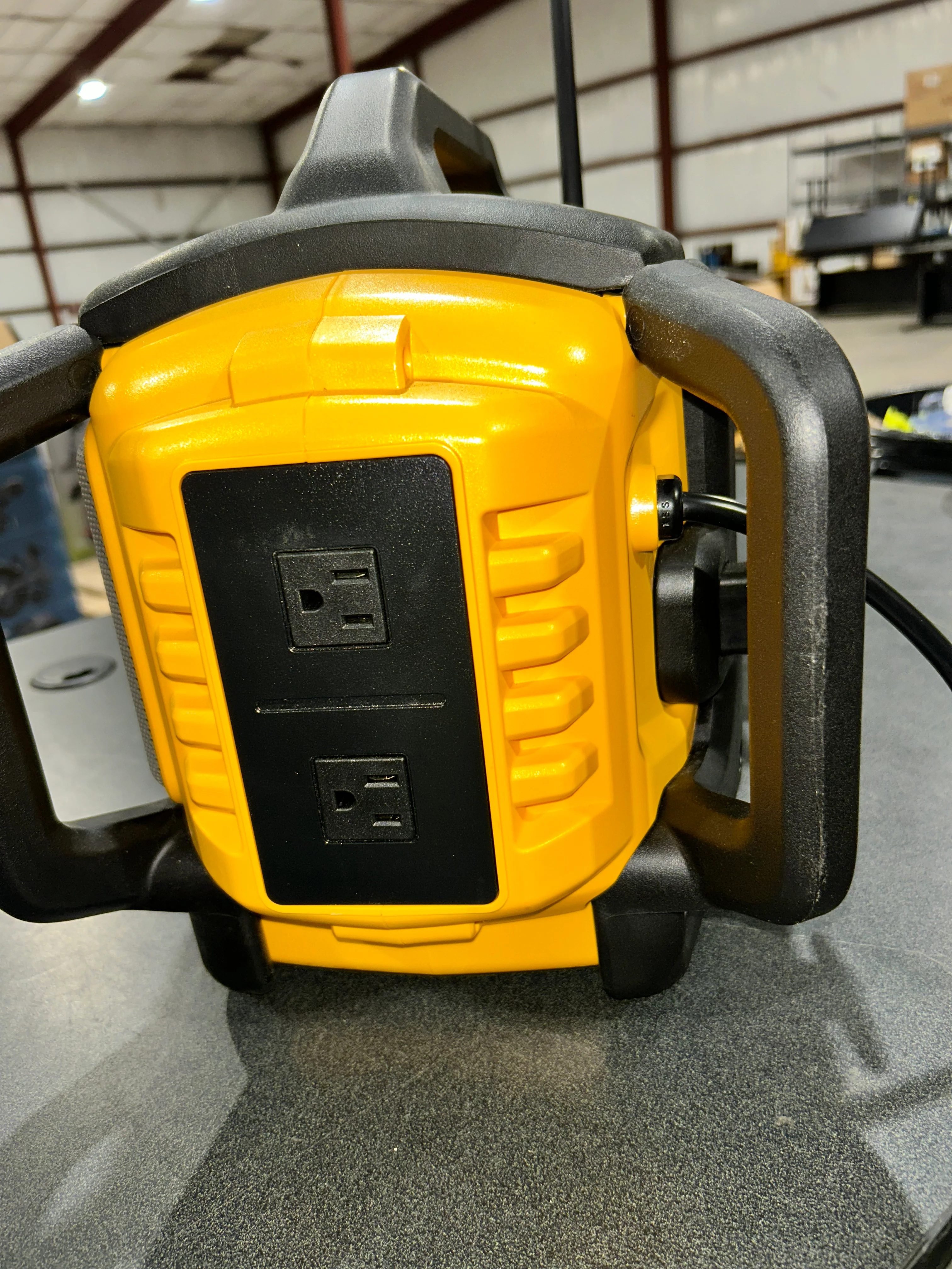 DEWALT 20-volt max Cordless Bluetooth Jobsite radio bluetooth adapter (used) - Image 4