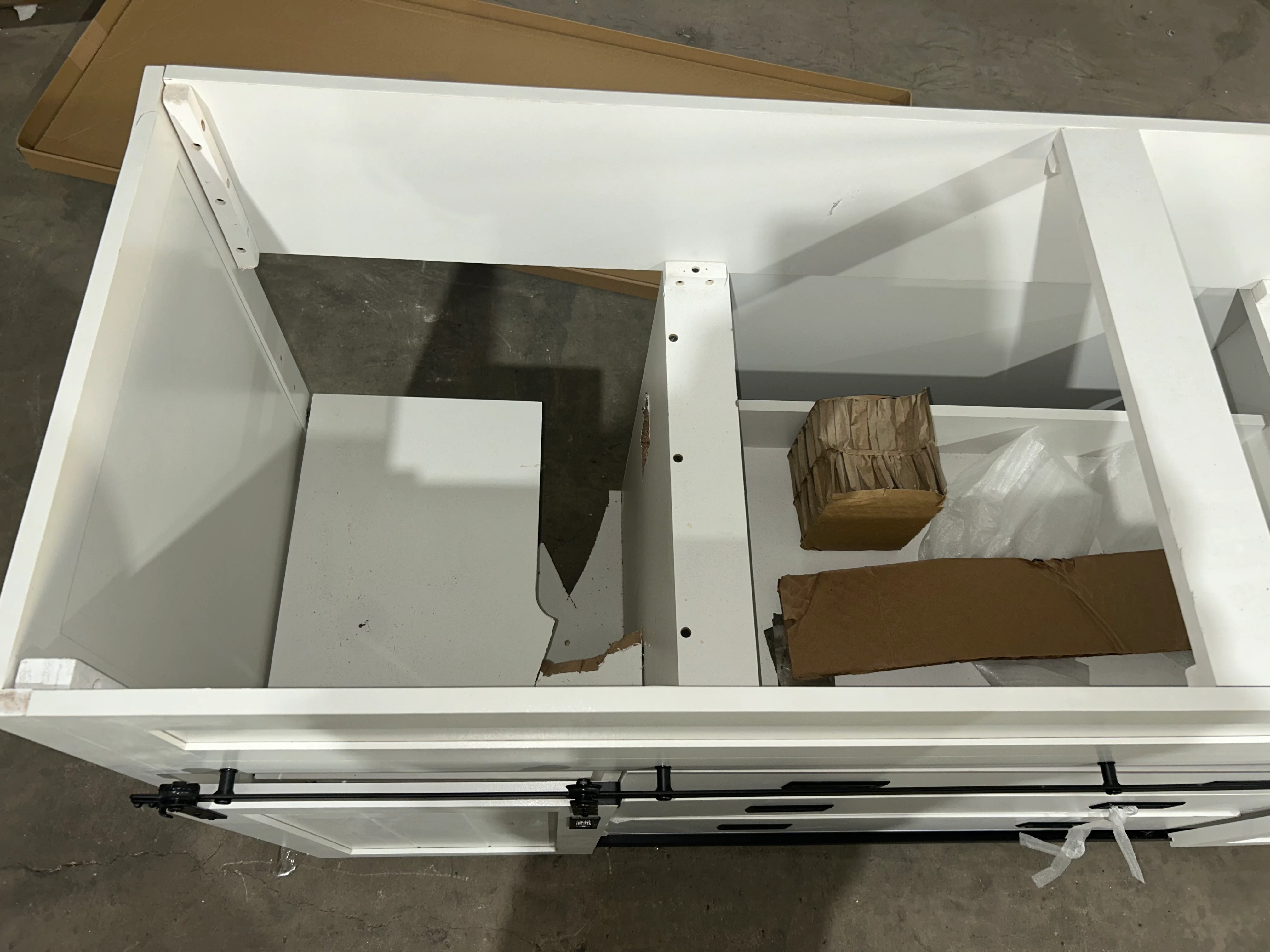 Style Selections Morriston 60-in White Undermount Double Sink Bathroom Vanity with White Engineered Stone Top (damaged) - Image 4